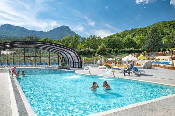 camping dans les gorges du verdon avec piscine couverte