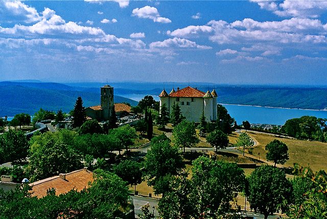 Camping Castellane Ciela Village Terra Verdon Château Aiguines